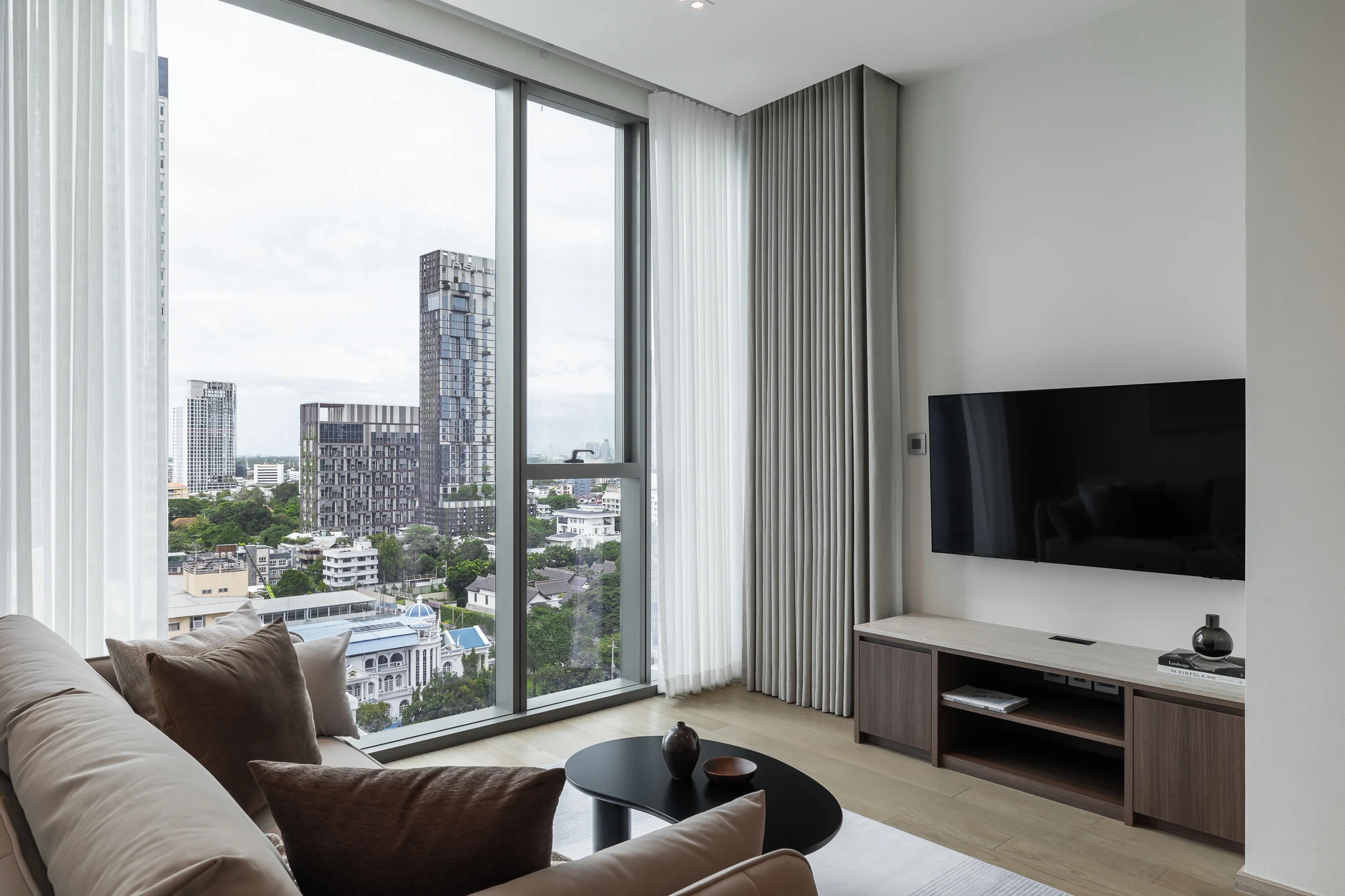 The Strand Thonglor — Serene Residence