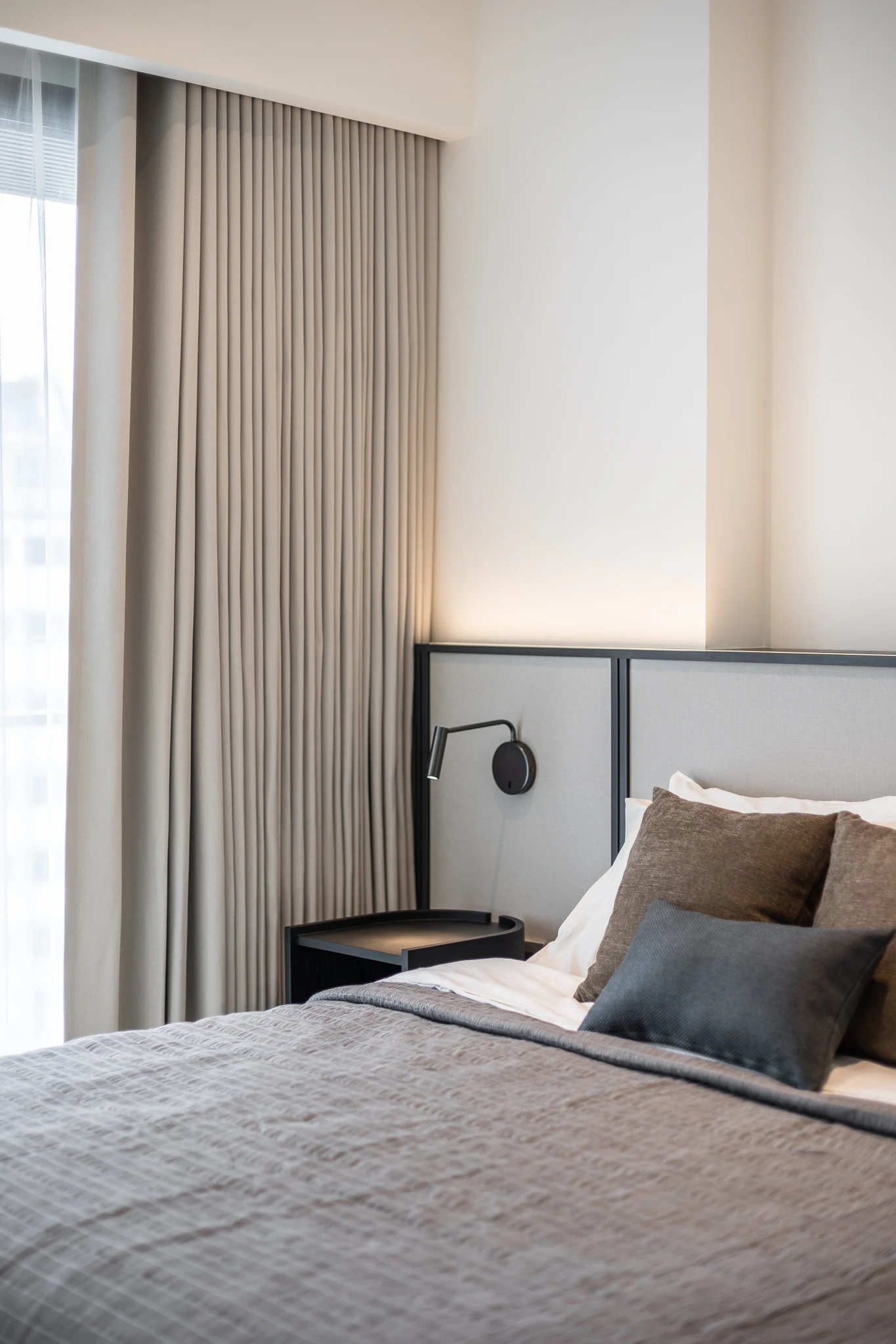 The Strand Thonglor — Warm Layered Residence