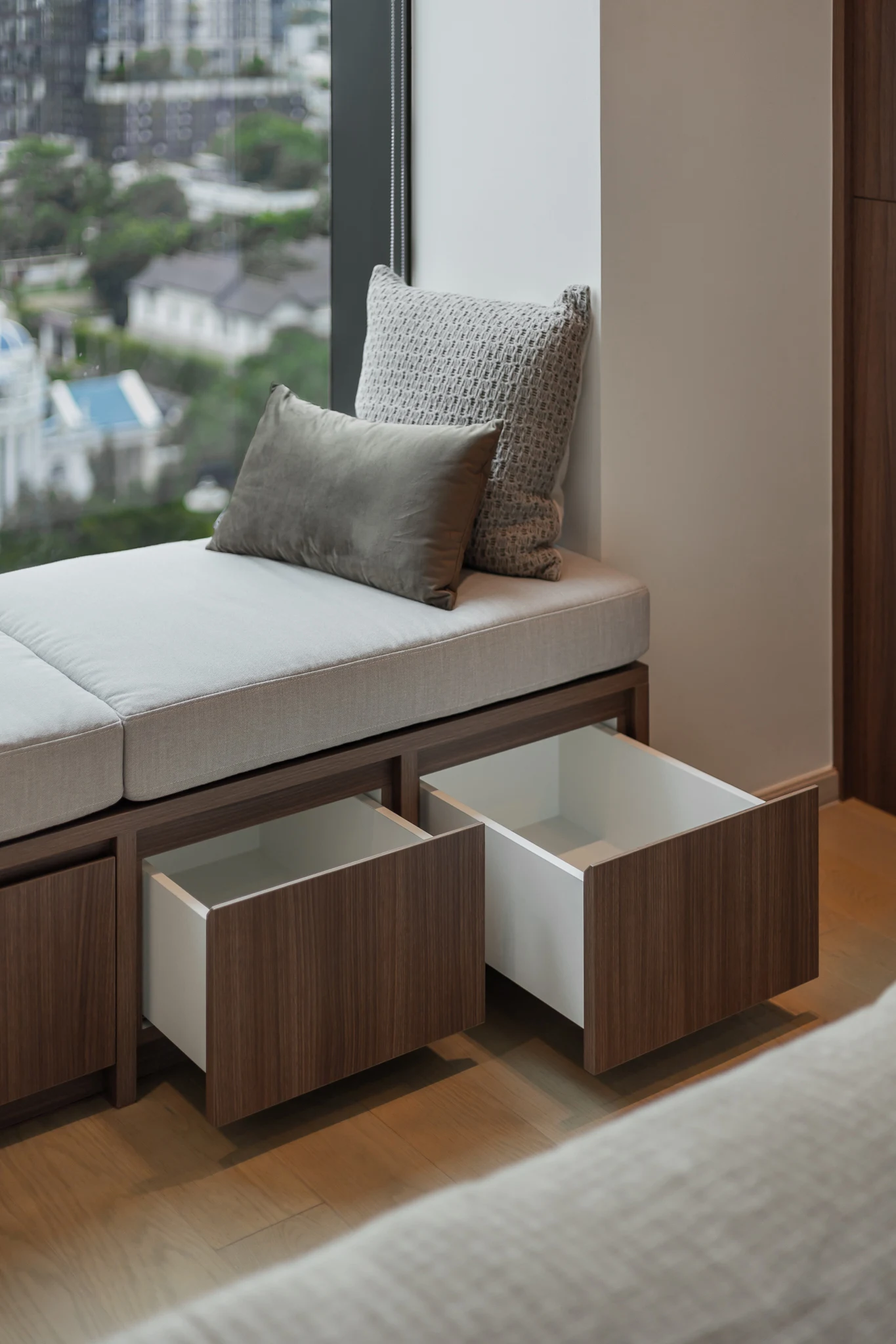 The Strand Thonglor — Serene Residence