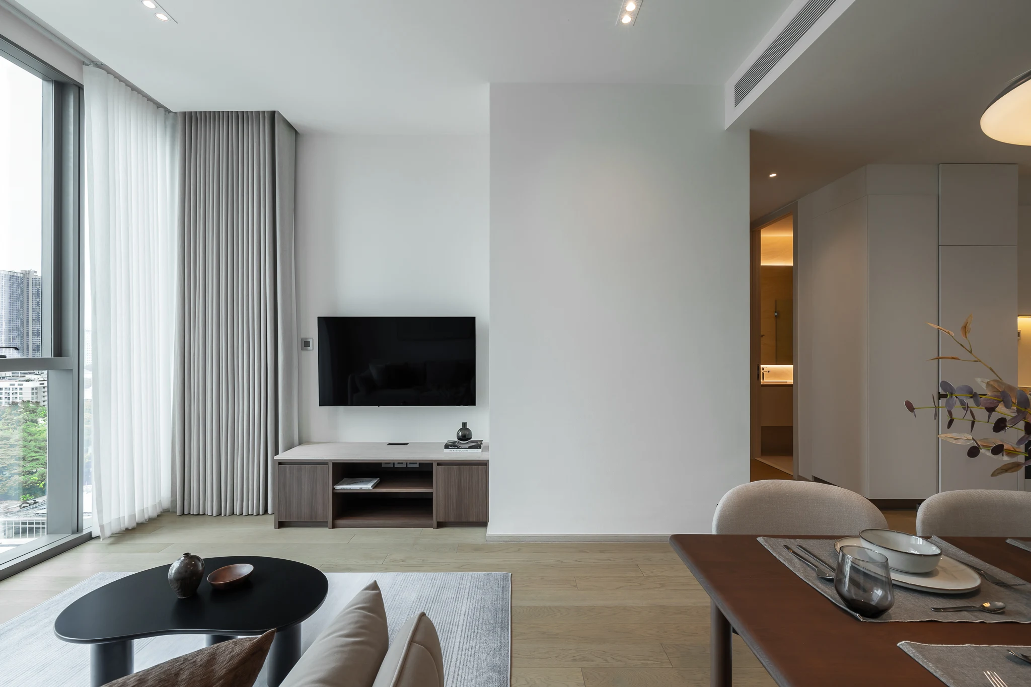 The Strand Thonglor — Serene Residence